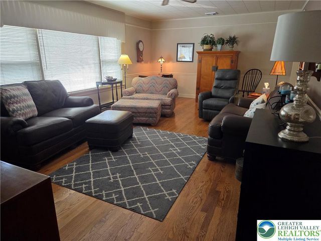 2301 West Walnut Street, Allentown City, PA 18104