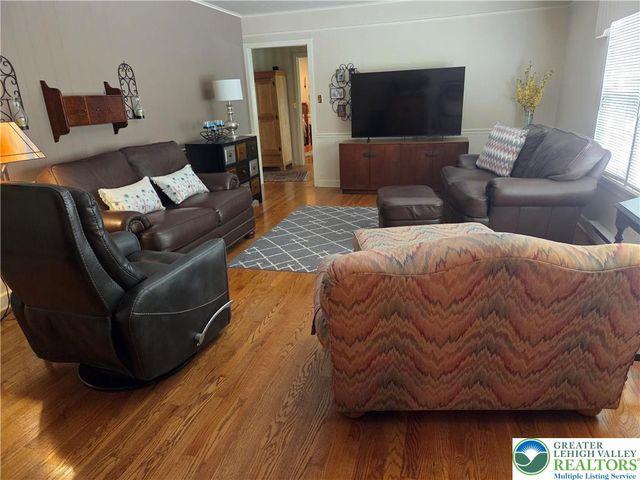 2301 West Walnut Street, Allentown City, PA 18104