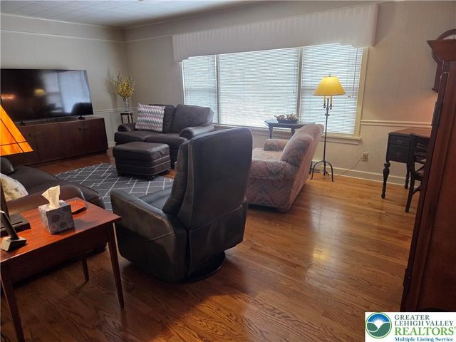 2301 West Walnut Street, Allentown City, PA 18104