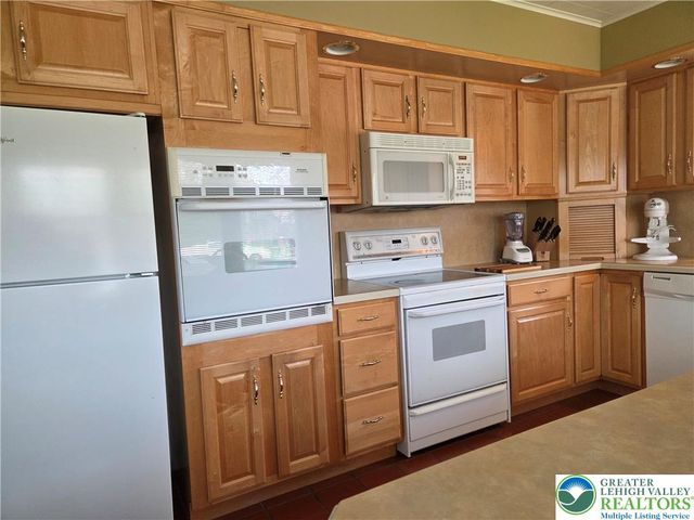 2301 West Walnut Street, Allentown City, PA 18104