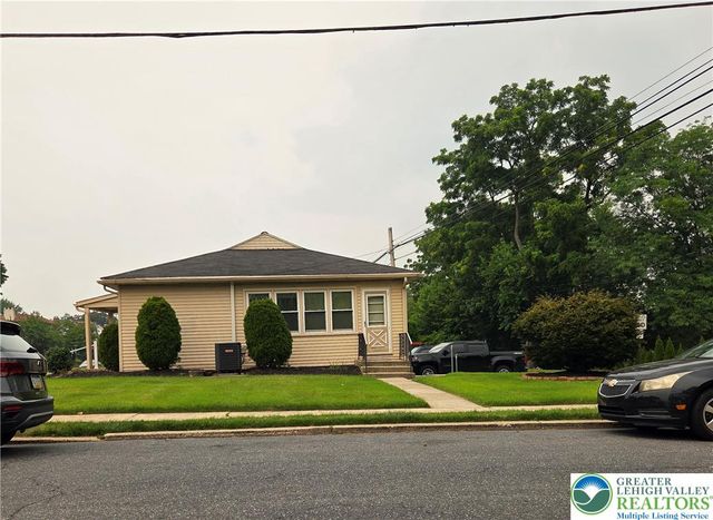 2301 West Walnut Street, Allentown City, PA 18104