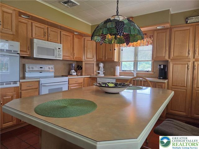 2301 West Walnut Street, Allentown City, PA 18104
