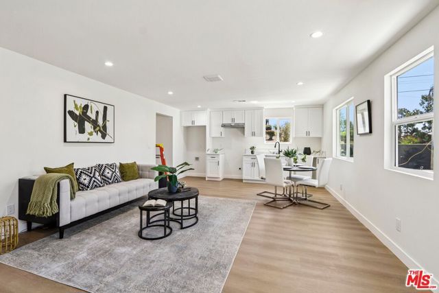 8012 Irvine Avenue, North Hollywood (los Angeles), CA 91605