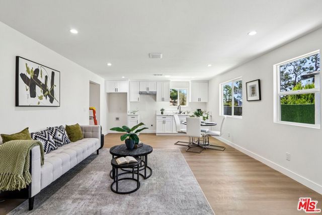 8012 Irvine Avenue, North Hollywood (los Angeles), CA 91605