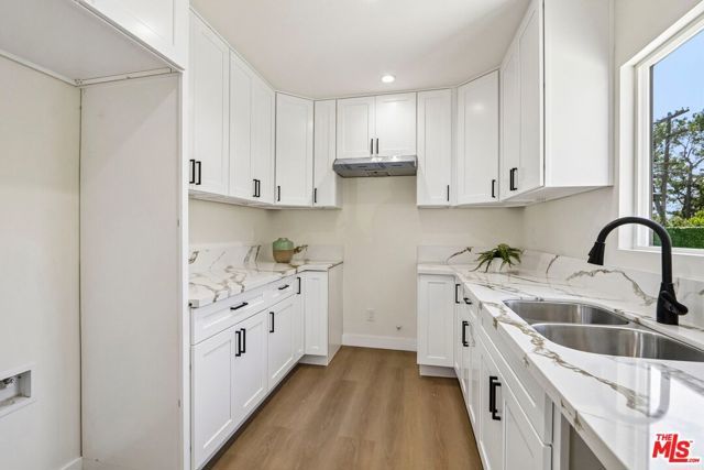 8012 Irvine Avenue, North Hollywood (los Angeles), CA 91605