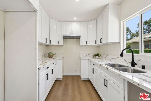 8012 Irvine Avenue, North Hollywood (los Angeles), CA 91605