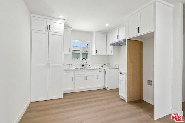 8012 Irvine Avenue, North Hollywood (los Angeles), CA 91605
