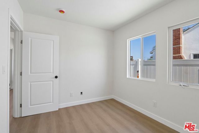 8012 Irvine Avenue, North Hollywood (los Angeles), CA 91605