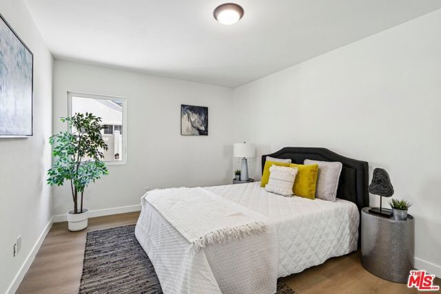 8012 Irvine Avenue, North Hollywood (los Angeles), CA 91605