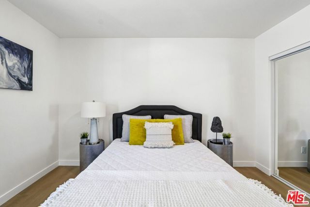 8012 Irvine Avenue, North Hollywood (los Angeles), CA 91605