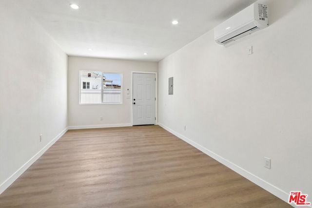8012 Irvine Avenue, North Hollywood (los Angeles), CA 91605