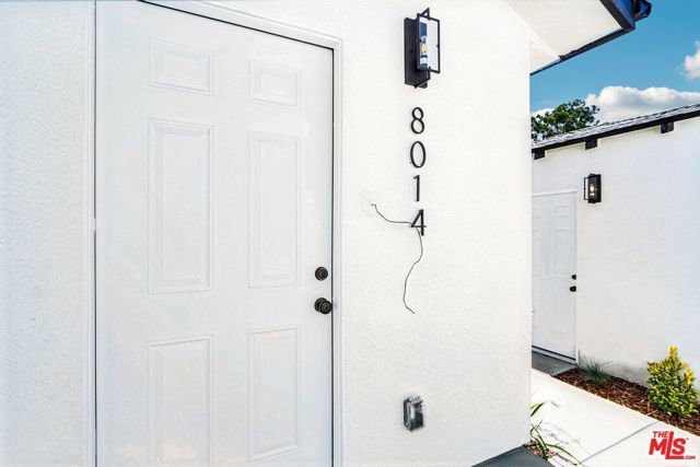 8012 Irvine Avenue, North Hollywood (los Angeles), CA 91605