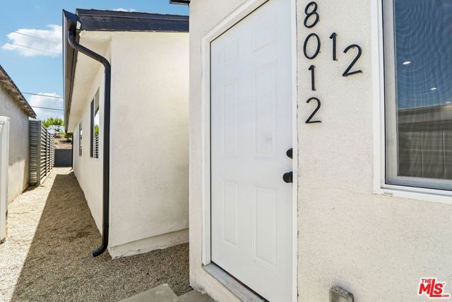 8012 Irvine Avenue, North Hollywood (los Angeles), CA 91605
