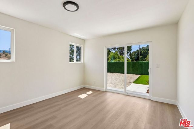 8012 Irvine Avenue, North Hollywood (los Angeles), CA 91605
