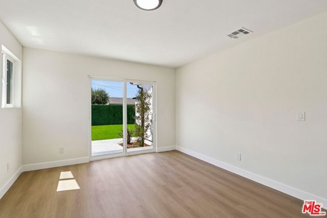 8012 Irvine Avenue, North Hollywood (los Angeles), CA 91605
