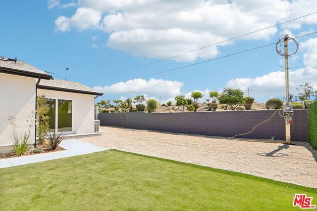 8012 Irvine Avenue, North Hollywood (los Angeles), CA 91605