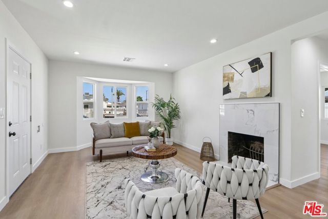 8012 Irvine Avenue, North Hollywood (los Angeles), CA 91605