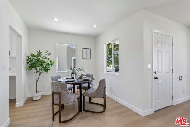 8012 Irvine Avenue, North Hollywood (los Angeles), CA 91605