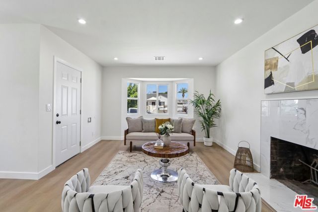 8012 Irvine Avenue, North Hollywood (los Angeles), CA 91605