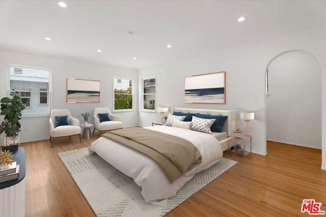 207 S Reeves Drive, Beverly Hills, CA 90212