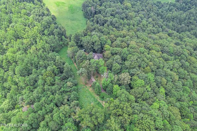 400 Cabbage Cemetery Rd, Washburn, TN 37888