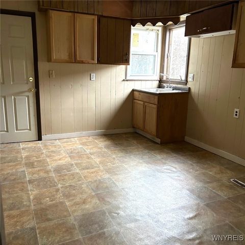 95 Carl Street, Buffalo, NY 14215