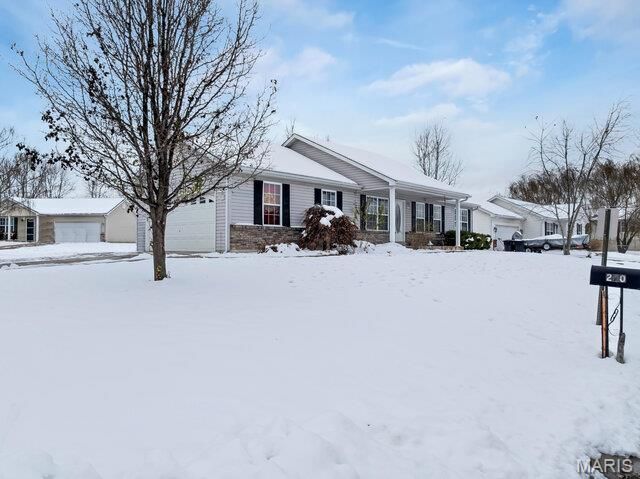 270 Derek Drive, Hawk Point, MO 63349