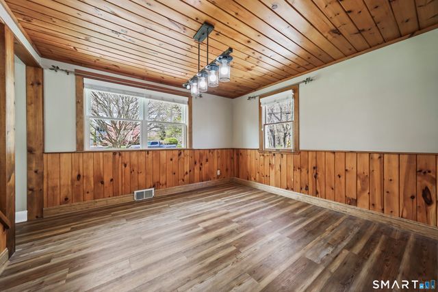 124 Garrigus Court, Wolcott, CT 06716