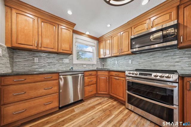 124 Garrigus Court, Wolcott, CT 06716