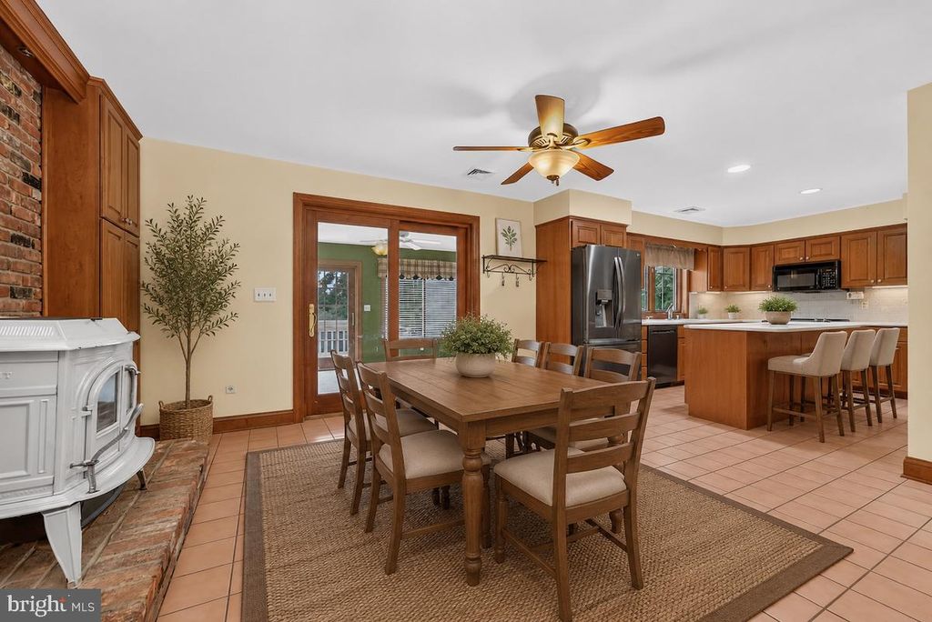 8 MEADOW LARK WAY, RINGOES, NJ 08551 — photo 5