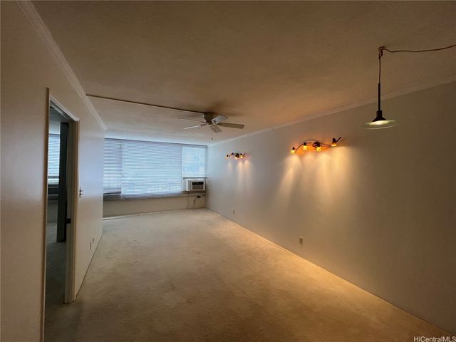 1122 Elm Street 301, Honolulu, HI 96814