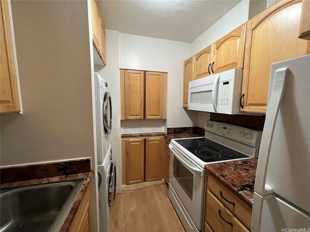 1122 Elm Street 301, Honolulu, HI 96814