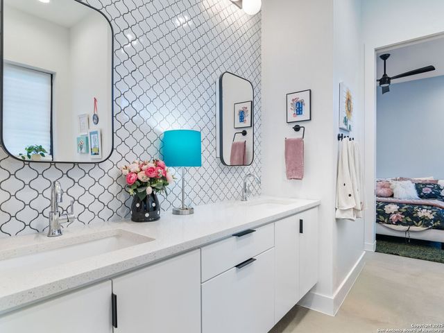 10803 Nina Ridge, San Antonio, TX 78255