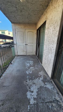 2818 S Bartell Drive 7, Houston, TX 77054