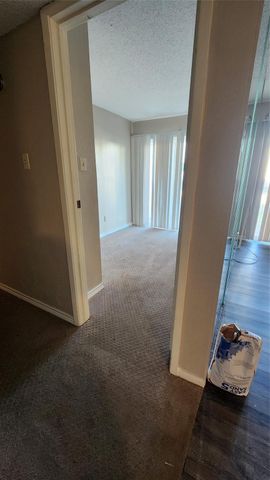 2818 S Bartell Drive 7, Houston, TX 77054