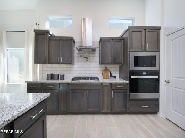 119 Wind Mill Street, Sunland Park, NM 88008