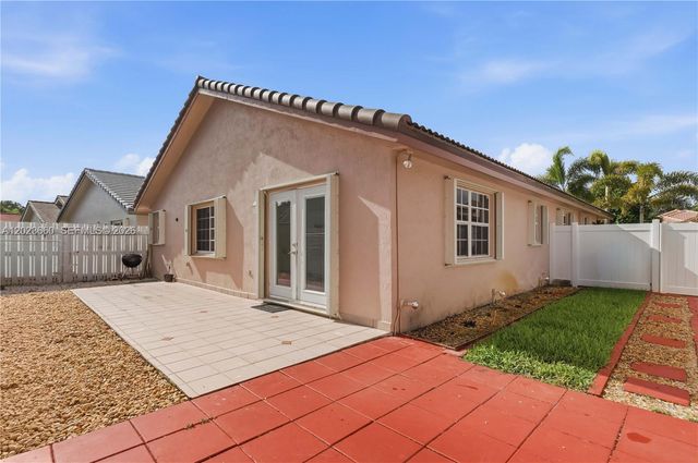 17655 SW 6th Street, Pembroke Pines, FL 33029