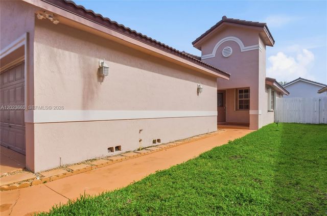 17655 SW 6th Street, Pembroke Pines, FL 33029