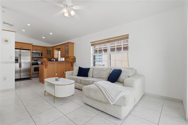 17655 SW 6th Street, Pembroke Pines, FL 33029