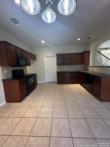 1335 Crown Brook, San Antonio, TX 78260