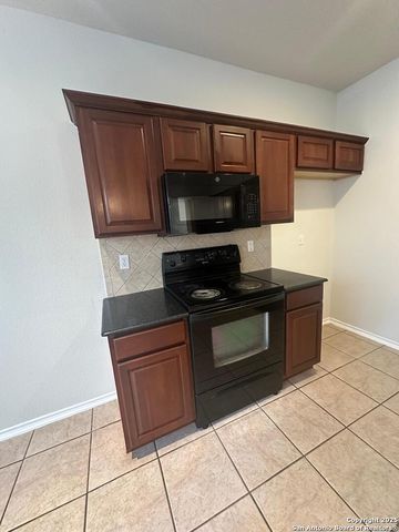 1335 Crown Brook, San Antonio, TX 78260