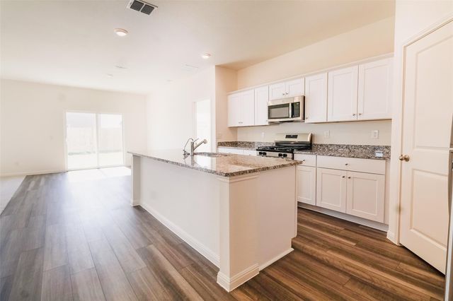 1524 Morris LOOP, San Marcos, TX 78666