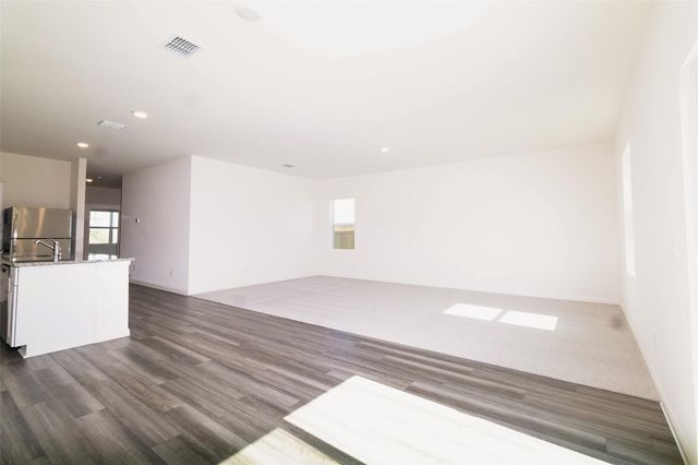 1524 Morris LOOP, San Marcos, TX 78666