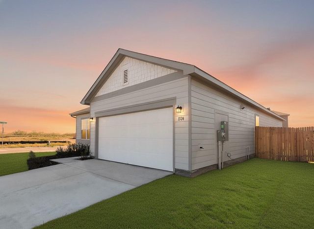 1524 Morris LOOP, San Marcos, TX 78666