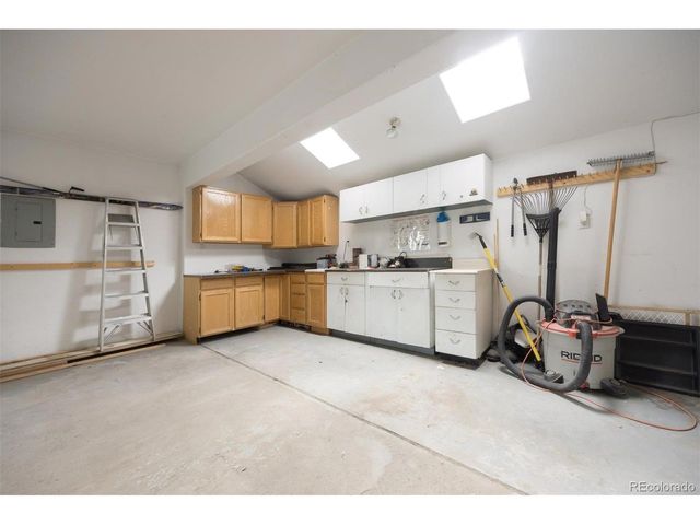 303 Willow Lake Ct, Silverthorne, CO 80498
