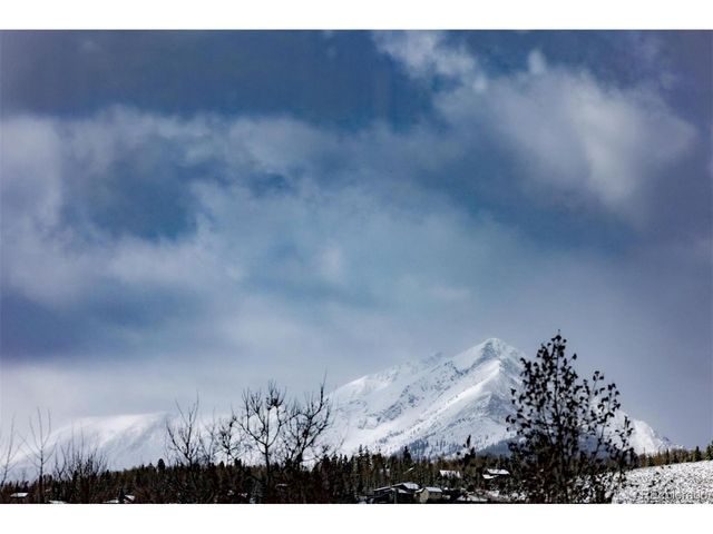 303 Willow Lake Ct, Silverthorne, CO 80498