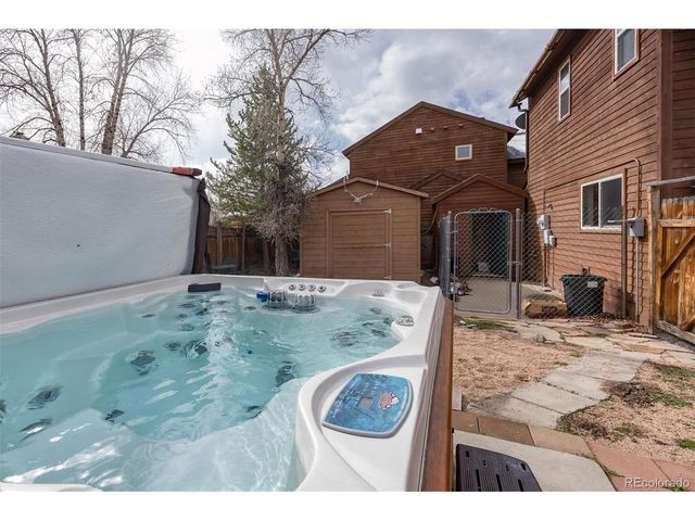 303 Willow Lake Ct, Silverthorne, CO 80498