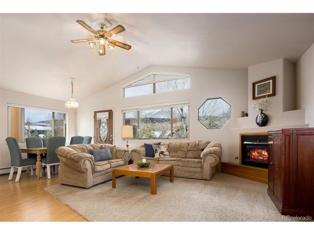 303 Willow Lake Ct, Silverthorne, CO 80498