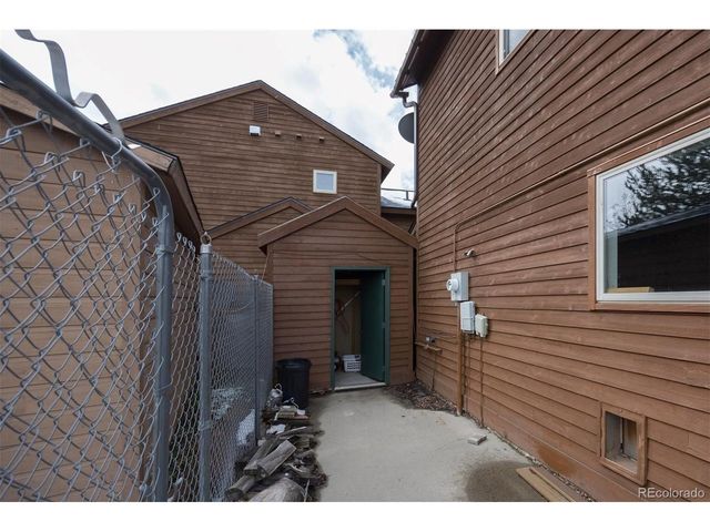303 Willow Lake Ct, Silverthorne, CO 80498