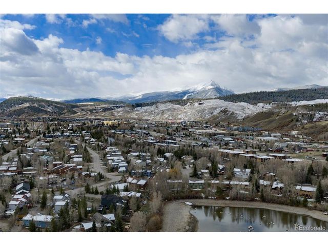 303 Willow Lake Ct, Silverthorne, CO 80498